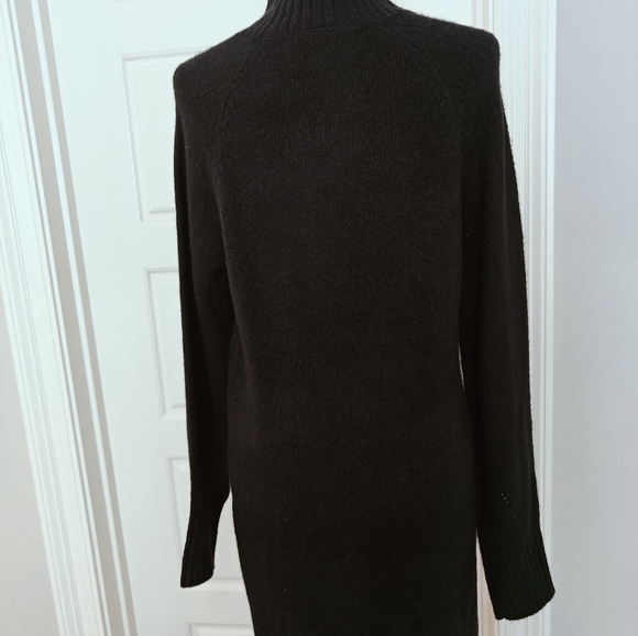 Kelvin Klein Black sweater - Picture 2 of 6
